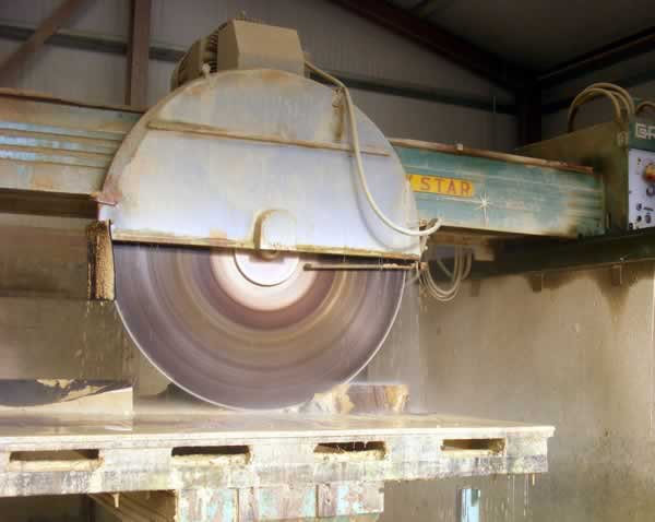 Stone saw
